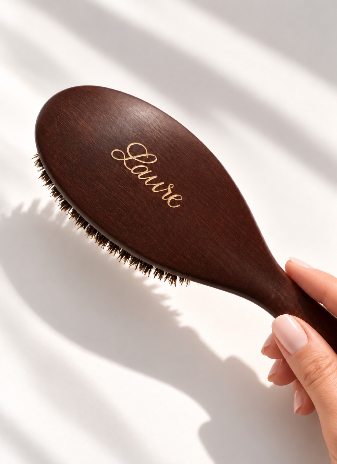 Brosse en bois gravée